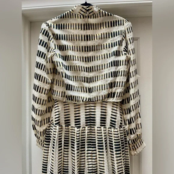 $1023 New Saloni ISABEL B TIERED FIL COUPÉ SILK-BLEND GEORGETTE MAXI DRESS - Picture 8 of 11